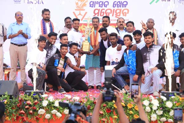 ସମ୍ବଲପୁର ଲୋକସଭା କ୍ଷେତ୍ରର ‘ସାଂସଦ ଖେଳ ମହୋତ୍ସବ – ୨୦୨୫’ ଉଦ୍‌ଯାପିତ