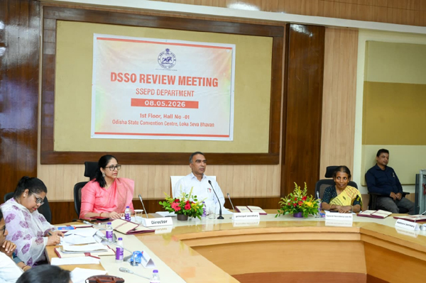 ରାଜ୍ୟସ୍ତରୀୟ ସମୀକ୍ଷା: ସାମାଜିକ କଲ୍ୟାଣ ପାଇଁ କ୍ଷେତ୍ର ପରିଦର୍ଶନ ଉପରେ ଗୁରୁତ୍ୱ ଦେଲେ ଶ୍ରୀ ସୁରେଶ କୁମାର ବଶିଷ୍ଠ