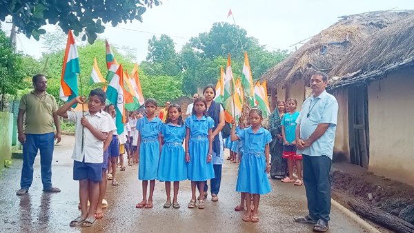 ବିଦ୍ୟାଳୟରେ ତ୍ରିରଙ୍ଗା ଶୋଭାଯାତ୍ରା 